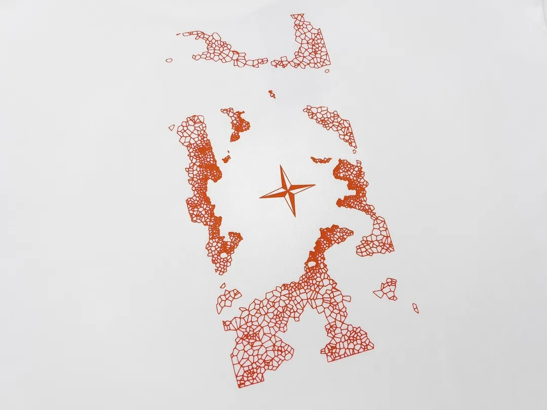 W660#P110💰 [Stone lsland/Stone Island summer blood red broken starry sky printed short-sleeved T-shirt] ⚠️[Original creation with high control of details] - Made of 230g combed cotton 32-count double yarn, soft and comfortable to the touch, sweat-absorbent and breathable. - Simple basic and versatile style, original single quality, the first choice for couples. - Made in a large factory, four needles and five threads on the shoulder, neatly arranged, high quality workmanship. - Same style for men and women. Very versatile, one piece for everyone, details are clearly visible. Color: Black White Size: M L